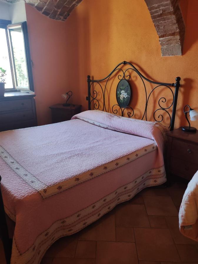 Notti Magiche Bed and Breakfast Castelvecchio Calvisio Exterior foto